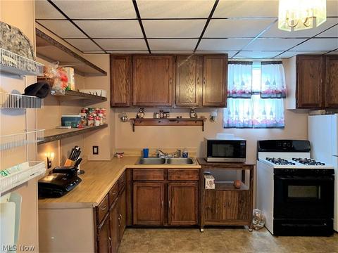 307 E Front St, Dover, OH 44622 photo 5