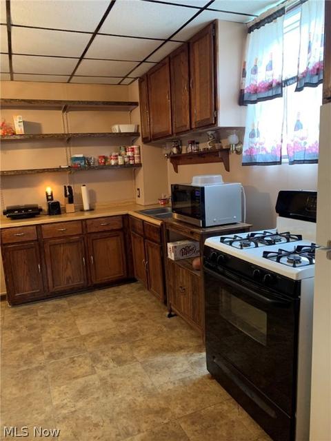 307 E Front St, Dover, OH 44622 photo 6