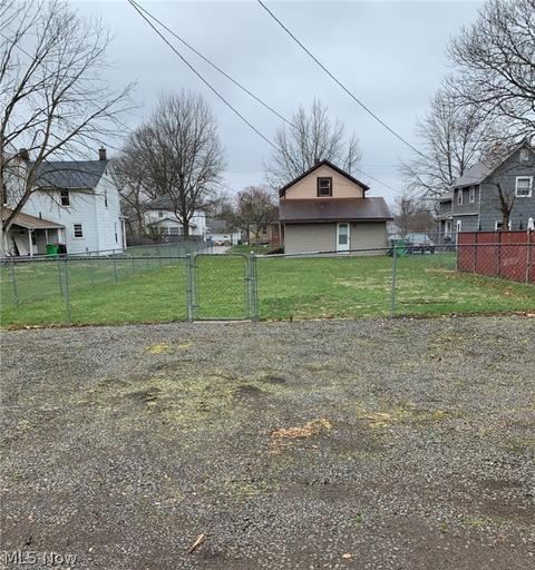 307 E Front St, Dover, OH 44622 photo 2