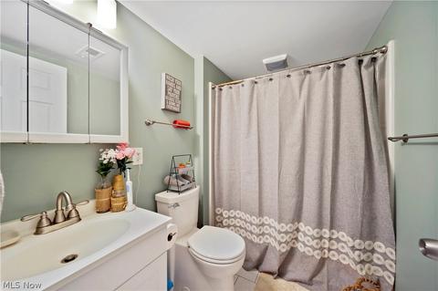 32007 Glenhurst Rd, Willowick, OH 44095 photo 28