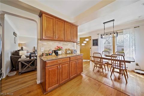 32007 Glenhurst Rd, Willowick, OH 44095 photo 14