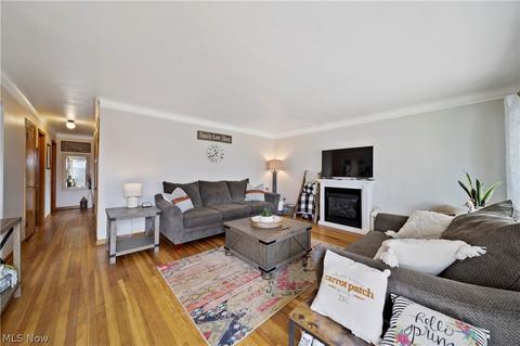 32007 Glenhurst Rd, Willowick, OH 44095 photo 16