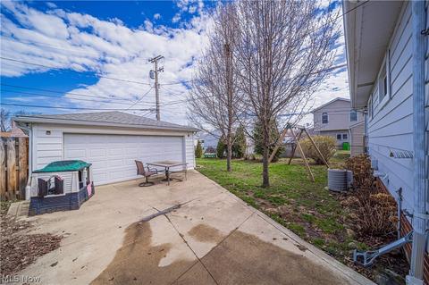 32007 Glenhurst Rd, Willowick, OH 44095 photo 7
