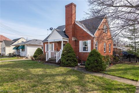 347 Gulf Rd, Elyria, OH 44035 photo 2
