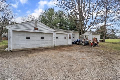 2472 River Rd, Willoughby Hills, OH 44094 photo 8