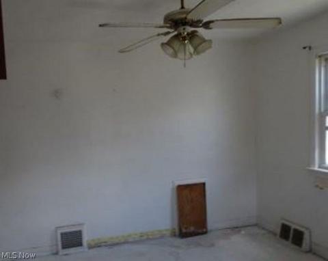 551 E 253rd St, Euclid, OH 44132 photo 6