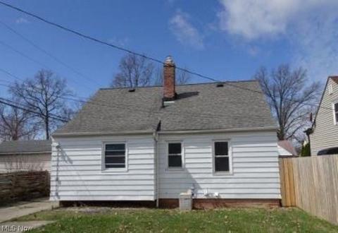 551 E 253rd St, Euclid, OH 44132 photo 2