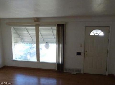 551 E 253rd St, Euclid, OH 44132 photo 3