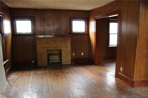 712 Garfield St, Akron, OH 44310 photo 2