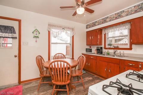 359 Bond St, Elyria, OH 44035 photo 7