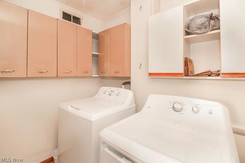 359 Bond St, Elyria, OH 44035 photo 10