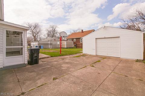 359 Bond St, Elyria, OH 44035 photo 21