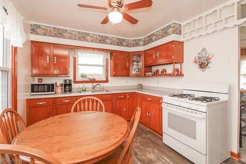 359 Bond St, Elyria, OH 44035 photo 6