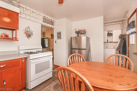 359 Bond St, Elyria, OH 44035 photo 9