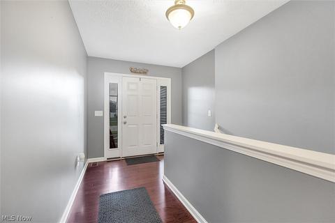 3814 E Parkside Cir, Lorain, OH 44053 photo 4