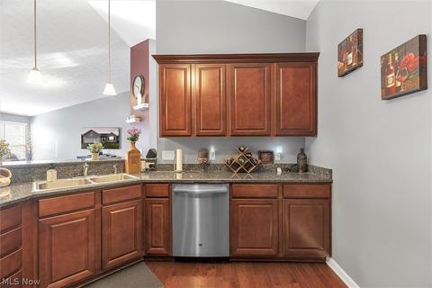 3814 E Parkside Cir, Lorain, OH 44053 photo 15