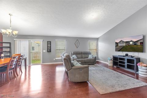 3814 E Parkside Cir, Lorain, OH 44053 photo 5