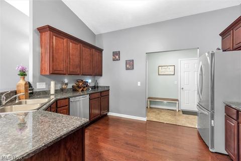 3814 E Parkside Cir, Lorain, OH 44053 photo 12