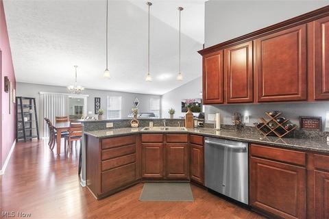 3814 E Parkside Cir, Lorain, OH 44053 photo 13