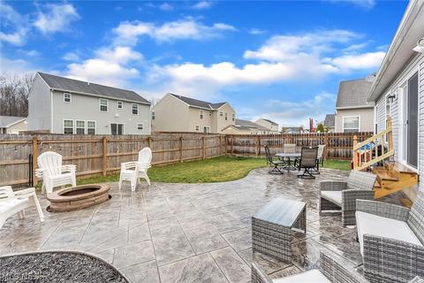 3814 E Parkside Cir, Lorain, OH 44053 photo 2