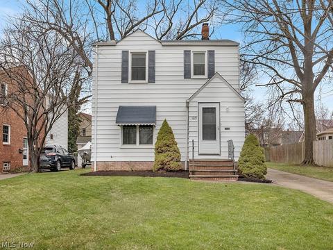 105 E 202nd St, Euclid, OH 44123 photo 1