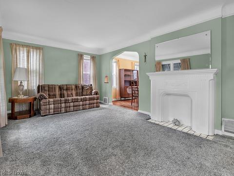 105 E 202nd St, Euclid, OH 44123 photo 4