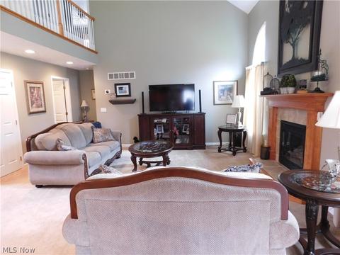 39940 Hope Ct, Elyria, OH 44035 photo 3