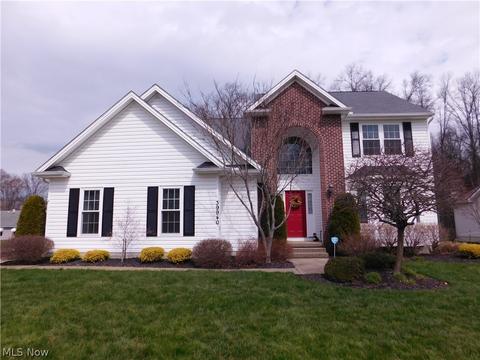 39940 Hope Ct, Elyria, OH 44035 photo 1