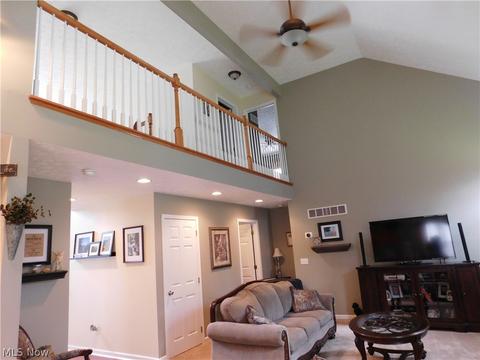 39940 Hope Ct, Elyria, OH 44035 photo 9