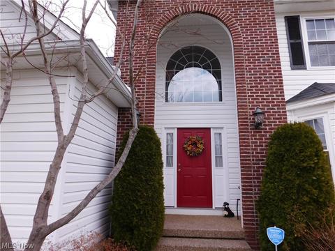 39940 Hope Ct, Elyria, OH 44035 photo 2