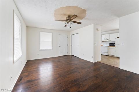 448 Champlain St, Akron, OH 44306 photo 9