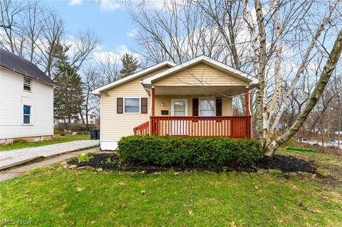 448 Champlain St, Akron, OH 44306 photo 1