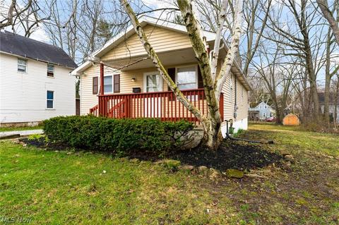 448 Champlain St, Akron, OH 44306 photo 2