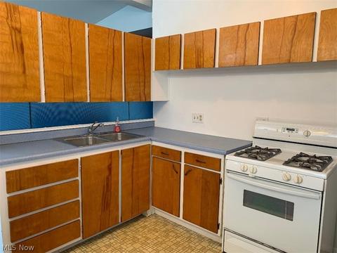 1519 Hyde Park Ave, Akron, OH 44310 photo 5