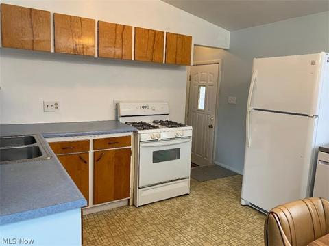 1519 Hyde Park Ave, Akron, OH 44310 photo 4