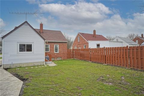 710 E 250th St, Euclid, OH 44132 photo 9