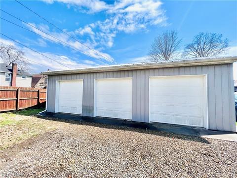 521 Sterling Ave, Dover, OH 44622 photo 2