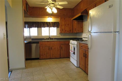 6414 Lake Rd W, Ashtabula, OH 44004 photo 5