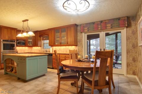 554 Haskell Dr, Akron, OH 44333 photo 9