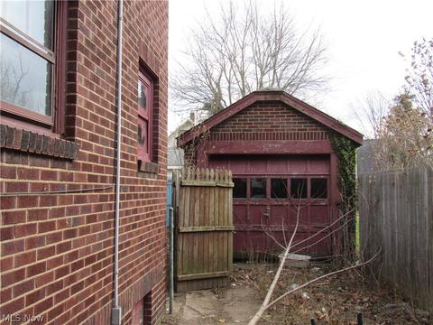 48 W Salome Ave, Akron, OH 44310 photo 2