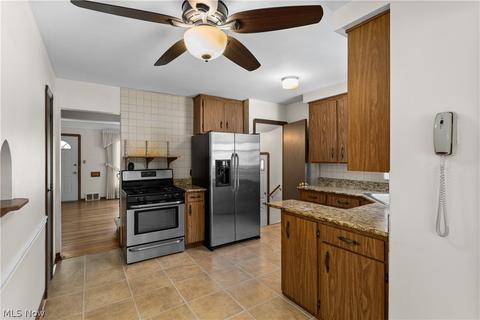 6110 Forest Ave, Parma, OH 44129 photo 7