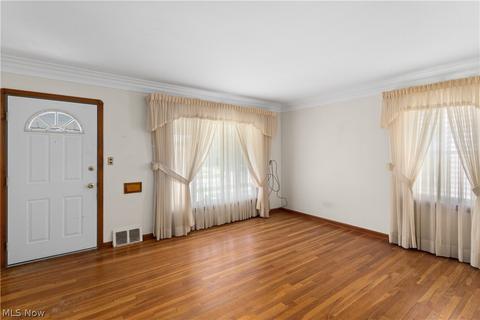6110 Forest Ave, Parma, OH 44129 photo 3