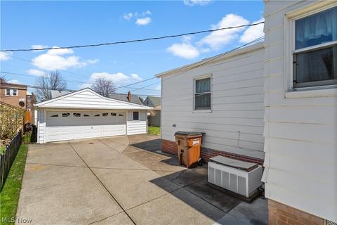 6110 Forest Ave, Parma, OH 44129 photo 33
