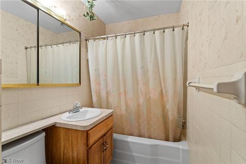 6110 Forest Ave, Parma, OH 44129 photo 14