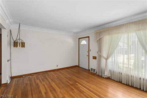 6110 Forest Ave, Parma, OH 44129 photo 4