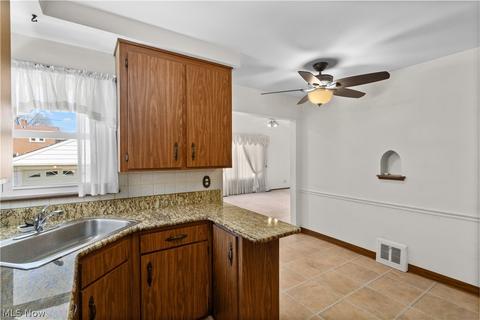 6110 Forest Ave, Parma, OH 44129 photo 9