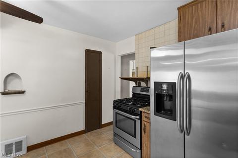 6110 Forest Ave, Parma, OH 44129 photo 8