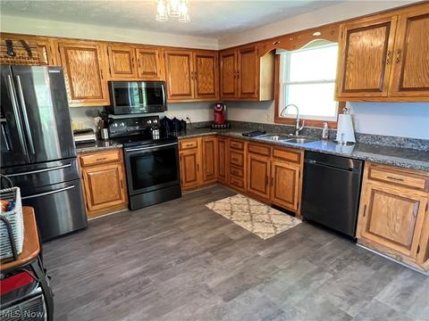 133 Hillside Dr, Dover, OH 44622 photo 9