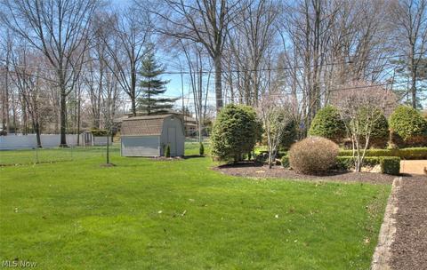 1882 E Parkhaven Dr, Seven Hills, OH 44131 photo 4
