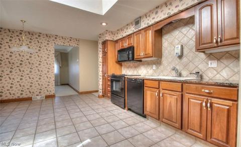 1882 E Parkhaven Dr, Seven Hills, OH 44131 photo 18
